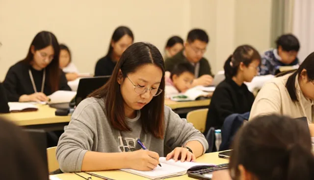 考试辅导服务在教育场景中的应用与优化策略